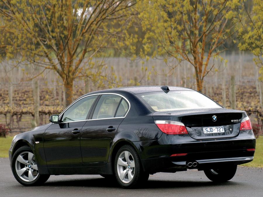  BMW 530i Sedan 2003 года  (AU) (фото 2 из 3)